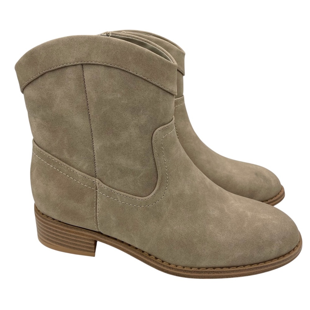 Nordstrom Rack girl boots Size 3M